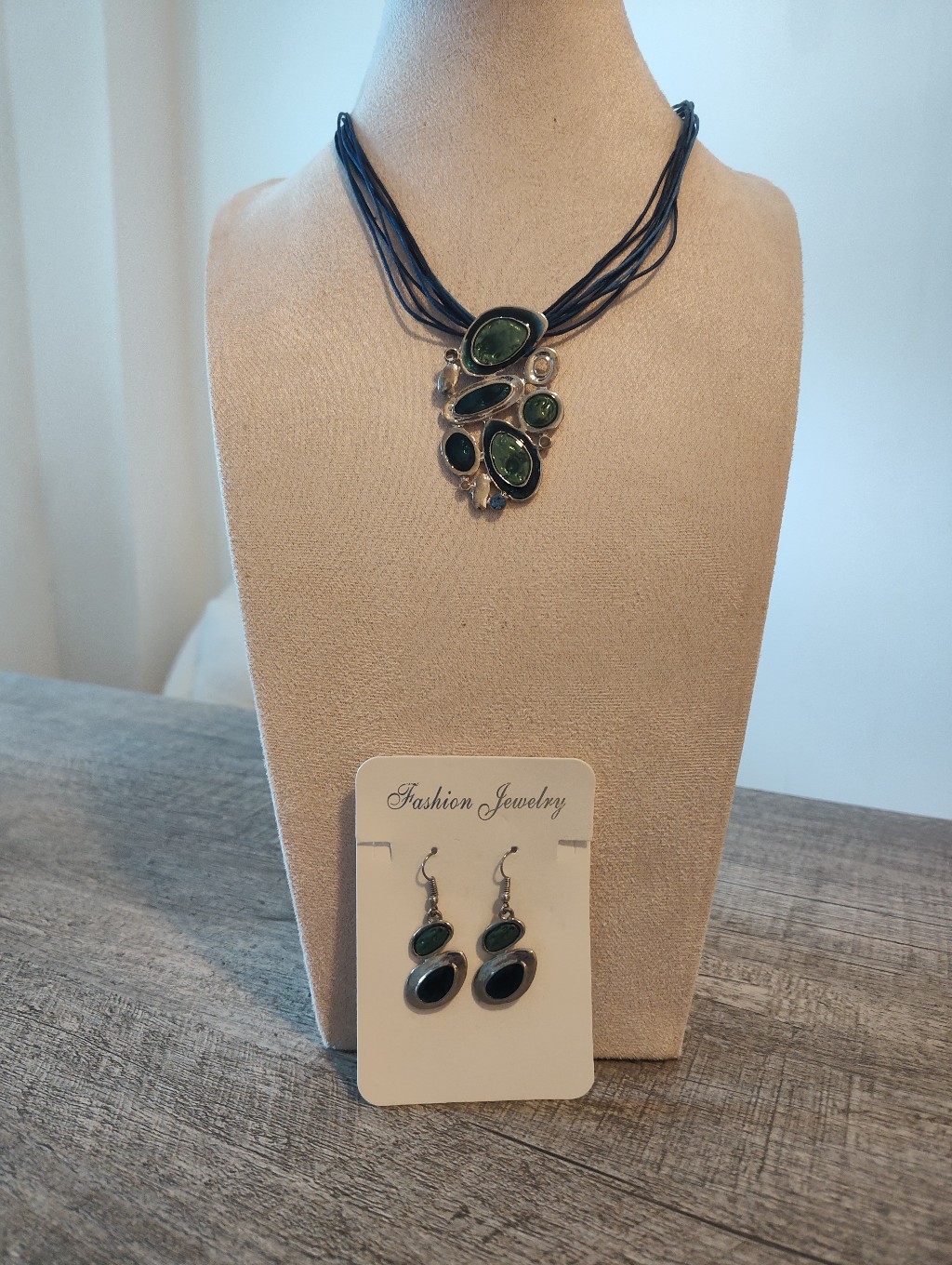 Stylish Women's Blue Statement Necklace & Earring Set